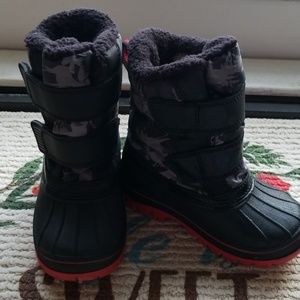 Kids -little boy snow boot